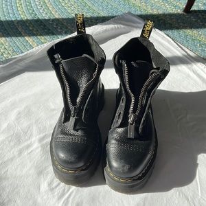 Platform Dr. Martens with Zipper Front